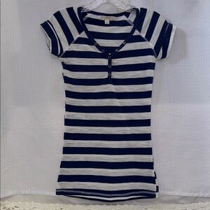 Made For Me 2 Look Amazing Blue & White Snap Neckline Cuffed Sleeve Top Size S